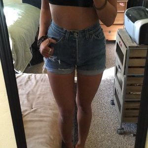 High waisted Levi shorts